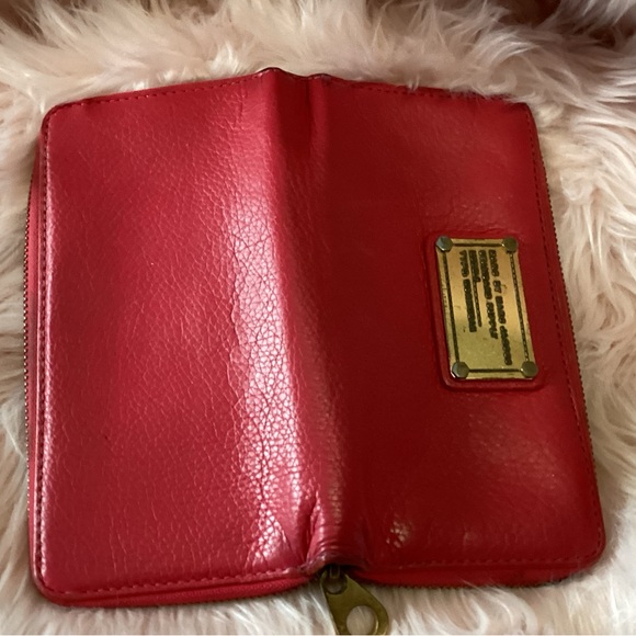Marc by Marc Jacobs Red pebbled Leather zip around long Wallet - Picture 6 of 8
